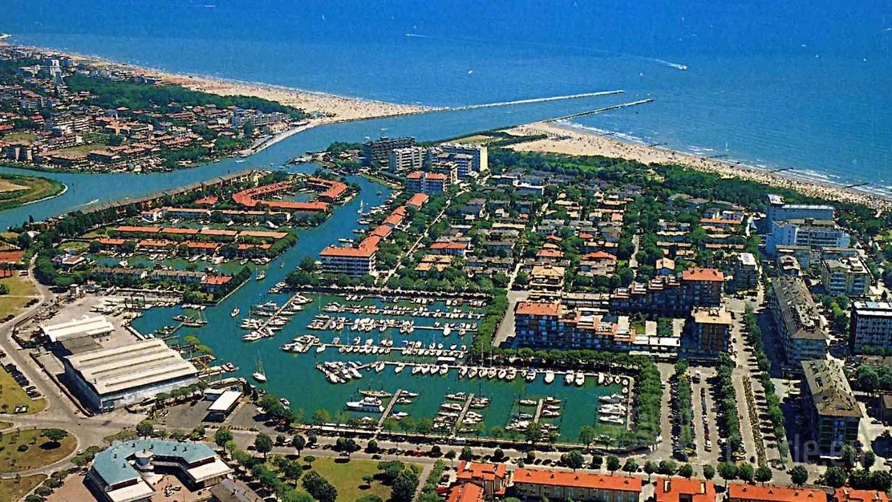 Welcoming Flat With Large Terrace Apartment Porto Santa Margherita di Caorle